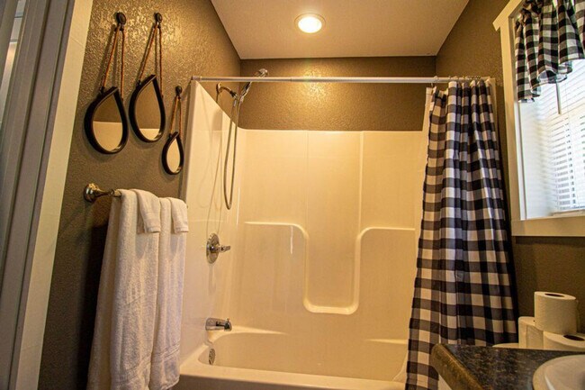 Building Photo - 644 Gladdens Creek Rd