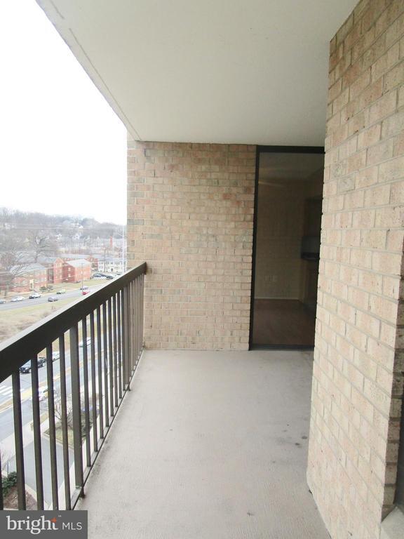 Building Photo - 4500 S Four Mile Run Dr