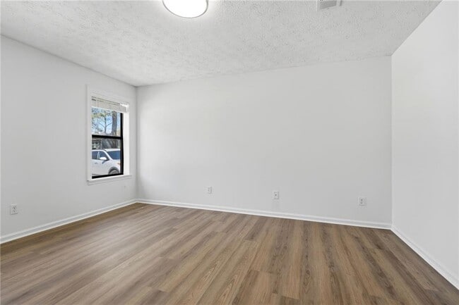 Building Photo - 129 Sandalwood Cir