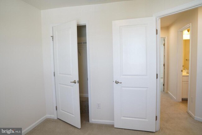 Building Photo - 132 Mulberry Dr