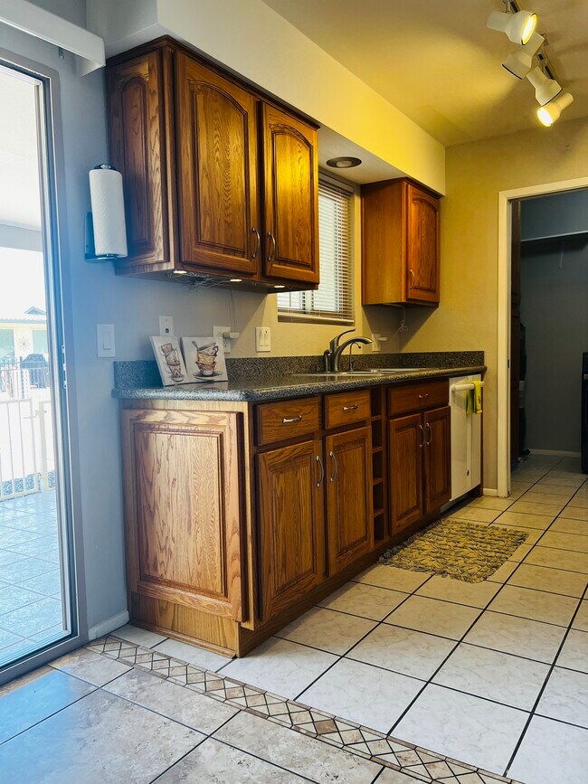Building Photo - 810 Leisure World