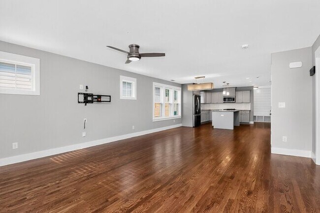 Building Photo - Charming 3BD/2BA Bungalow in Druid Hills!