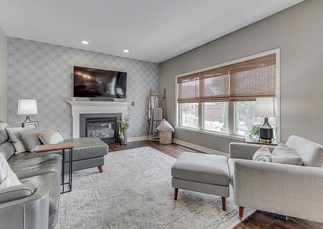 Building Photo - 2919 Kaskaskia Way