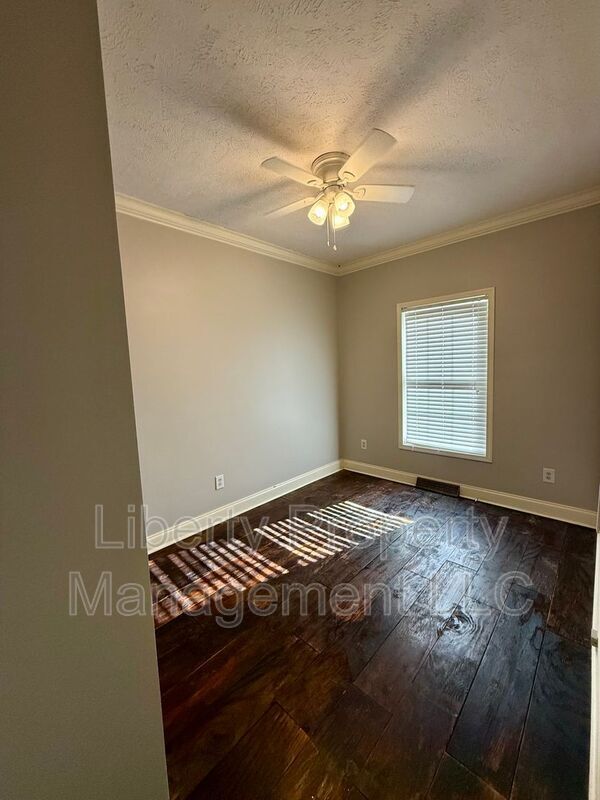 Building Photo - 143 Quail Dr