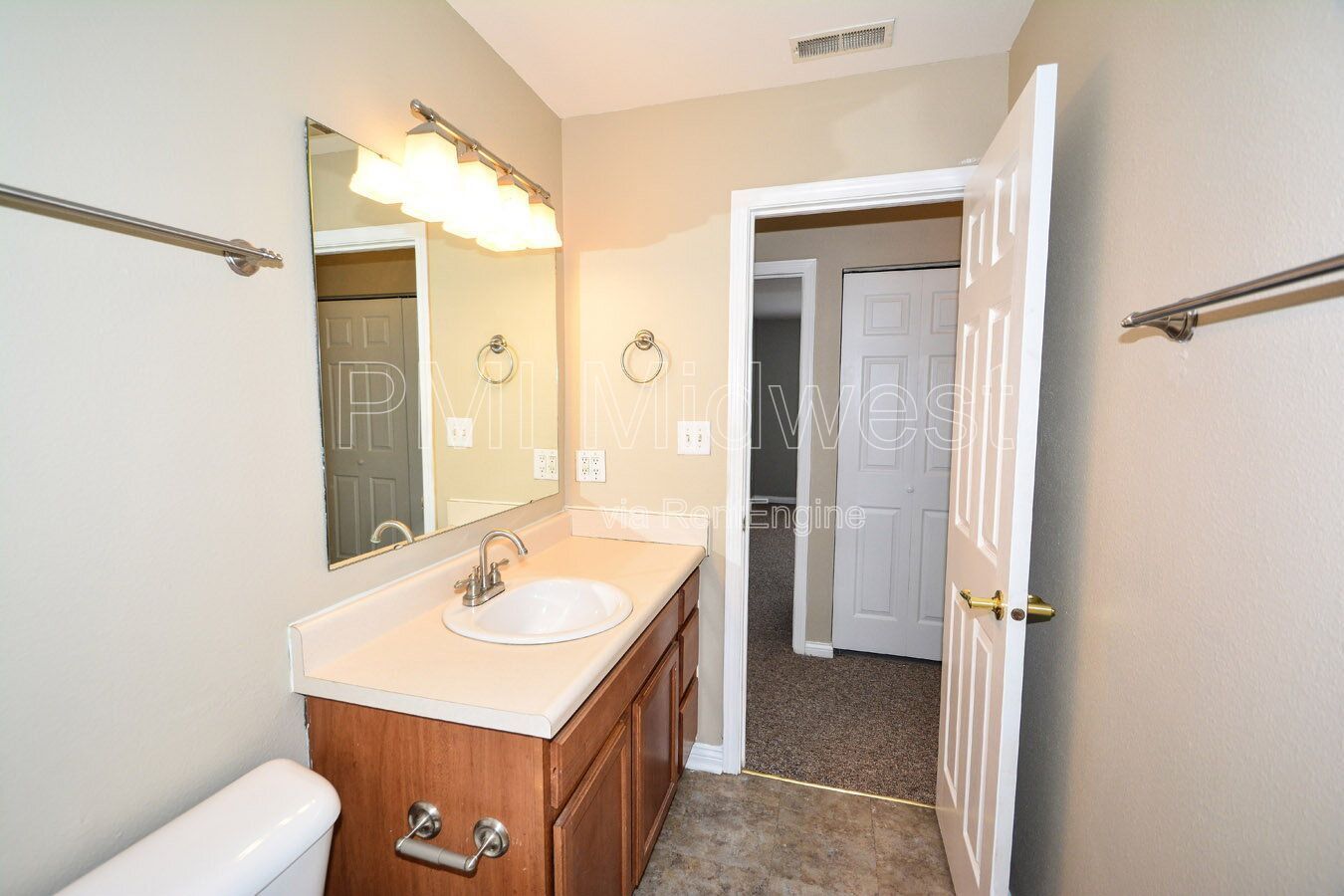 Building Photo - 1994 Falcon Ct