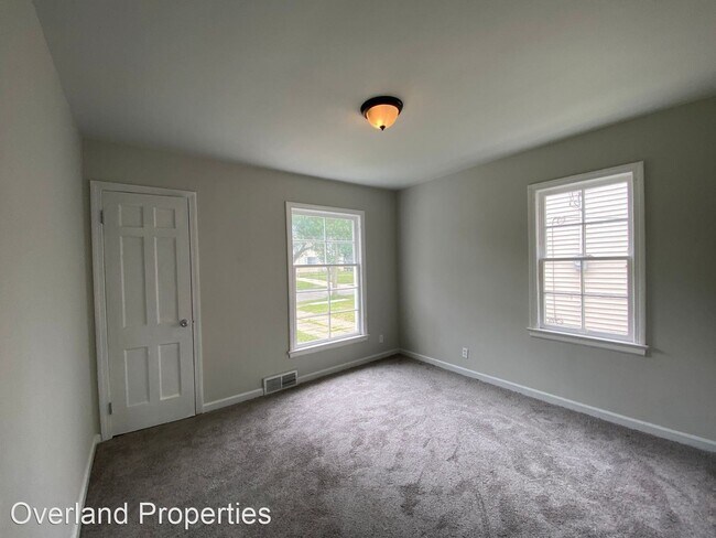 Building Photo - 3 br, 1 bath House - 19601 Sunset Dr