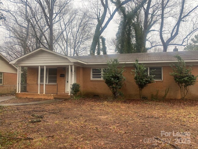 Building Photo - 1961 Arnold Dr