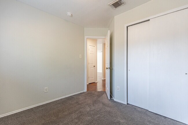 Building Photo - 2518 Paddle Creek