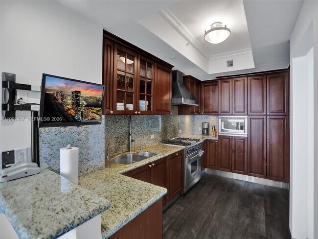 Building Photo - 17875 Collins Ave