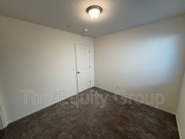 Building Photo - 2134 E Delta Ct