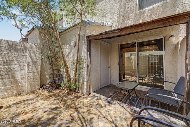 Building Photo - 4024 N Parkway Ave
