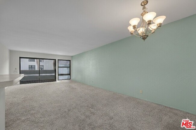 Building Photo - 7777 W 91st St