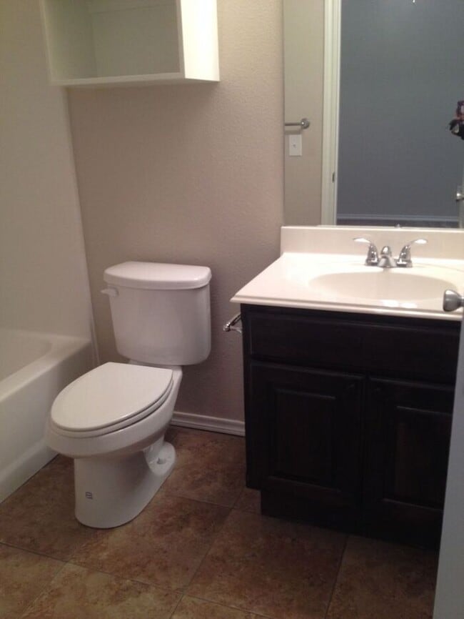 Building Photo - Coming Soon: 2 Bedroom, 2 Bathroom Duplex in Lindale!