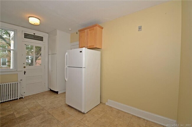 Building Photo - 5A Robin Rd