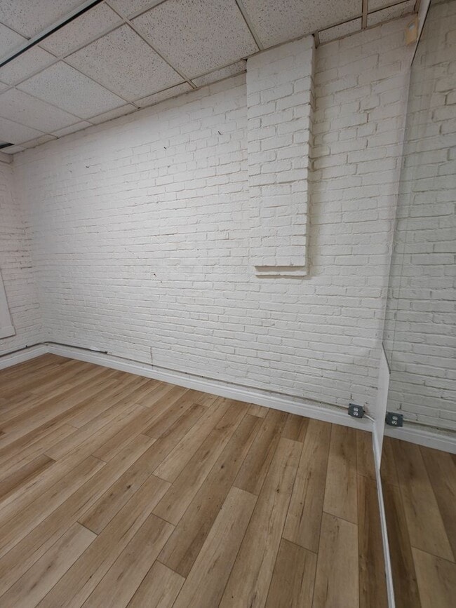 Building Photo - 733-739 Grant Ave / 30-40 Waverly Pl