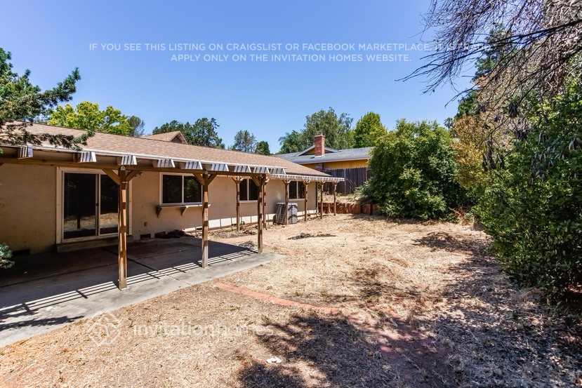 Building Photo - 1528 Vervais Ave