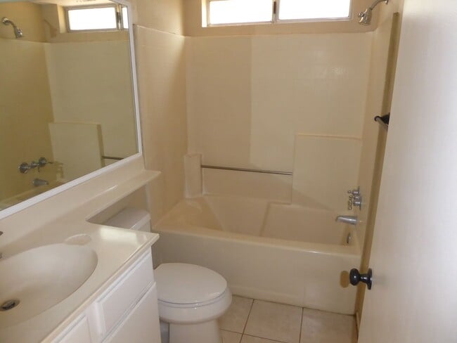 Building Photo - Mountain View Courtyards 3 Bedroom for Ren...