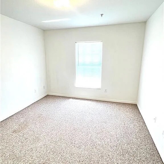 2nd Bedroom/Guest Room - 14870 Pleasant Bay Ln