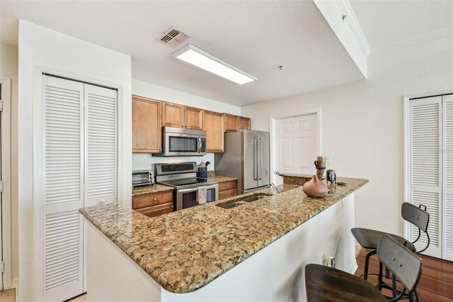 Building Photo - 700 S Harbour Island Blvd