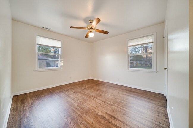 Building Photo - 106 Bluewater Dr