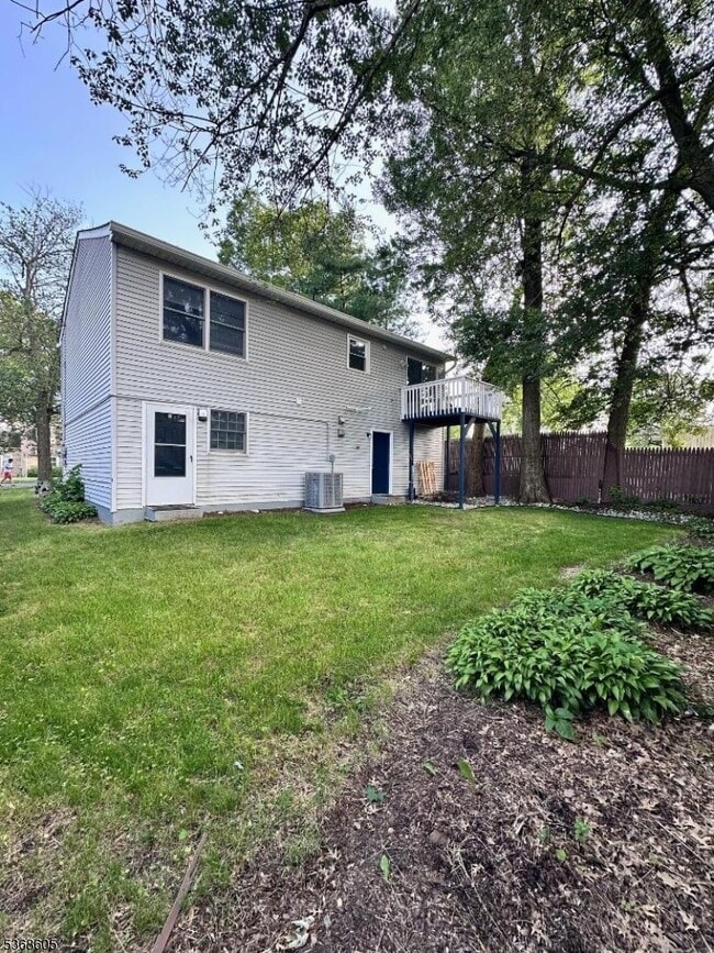 Building Photo - 589 Lake Shore Dr