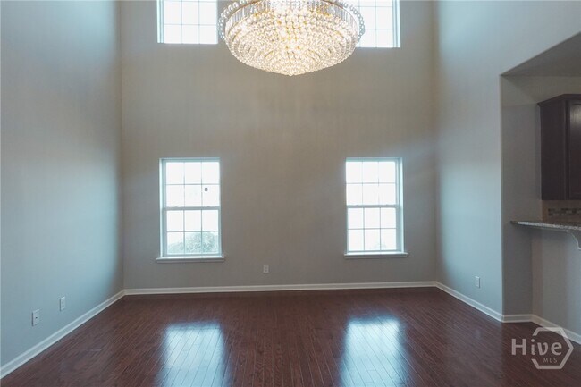 Building Photo - 25 Litchfield Dr