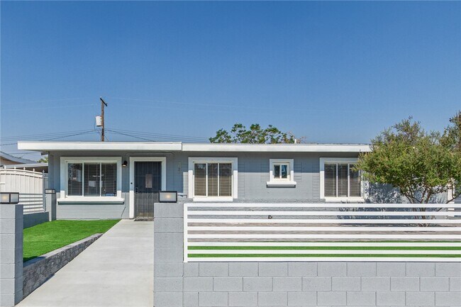 Building Photo - 1028 Nassau Dr