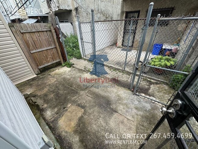 Building Photo - 2123 Pierce St