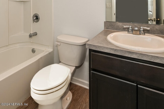 Building Photo - 541 EISEMAN Way