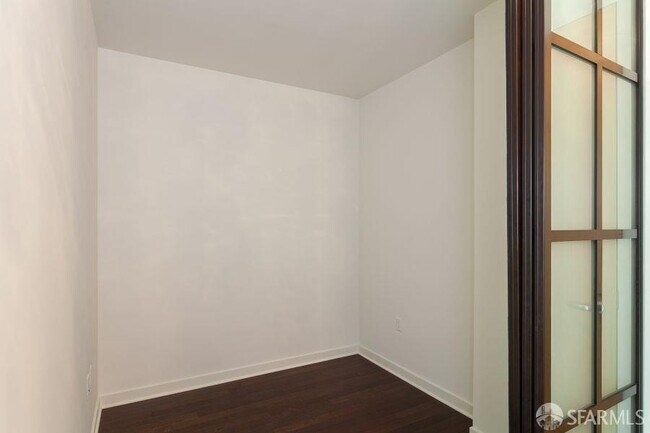 Building Photo - 318 Spear St