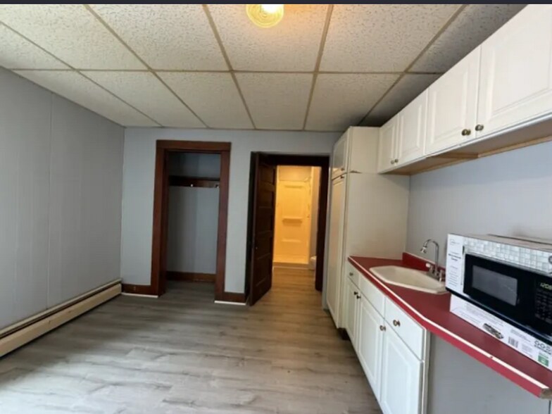 Building Photo - 323 Cumberland St