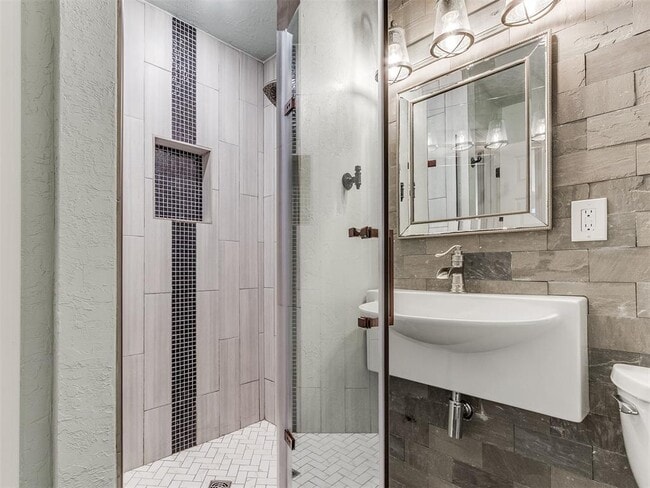 Building Photo - 1428 Cinderella Ave