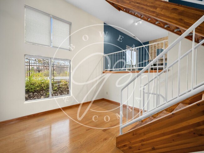 Building Photo - "Elegant and Spacious 3-Bedroom home on 4 levels in the heart of Downtown Toledo with amazing vie...