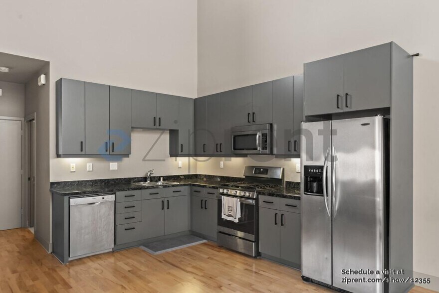 Building Photo - 590 6th St