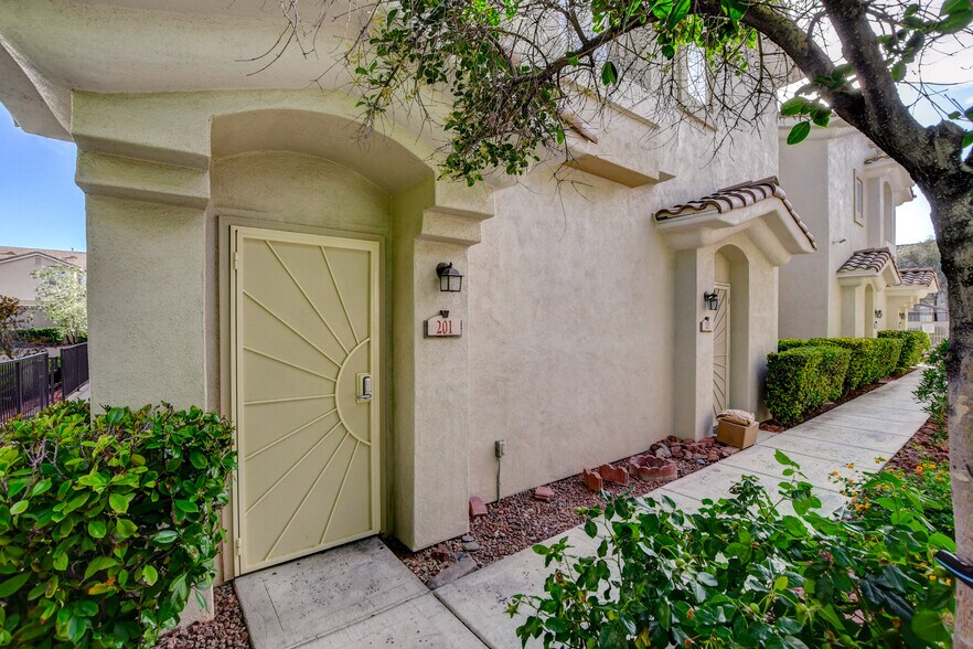 Building Photo - 1500 Ruby Cliffs Ln