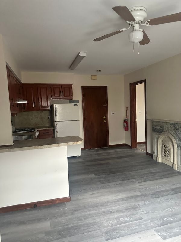 Building Photo - 1075-1077 East Jersey Street, 2left