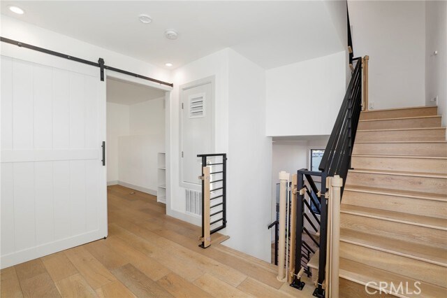 Building Photo - 2400 Glendale Ct