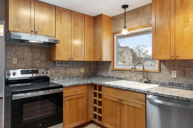 Building Photo - 101 Elmcrest Rd