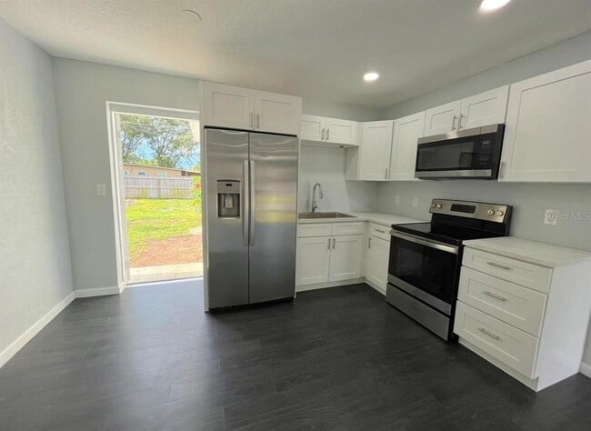 Building Photo - 6329 Rockaway St