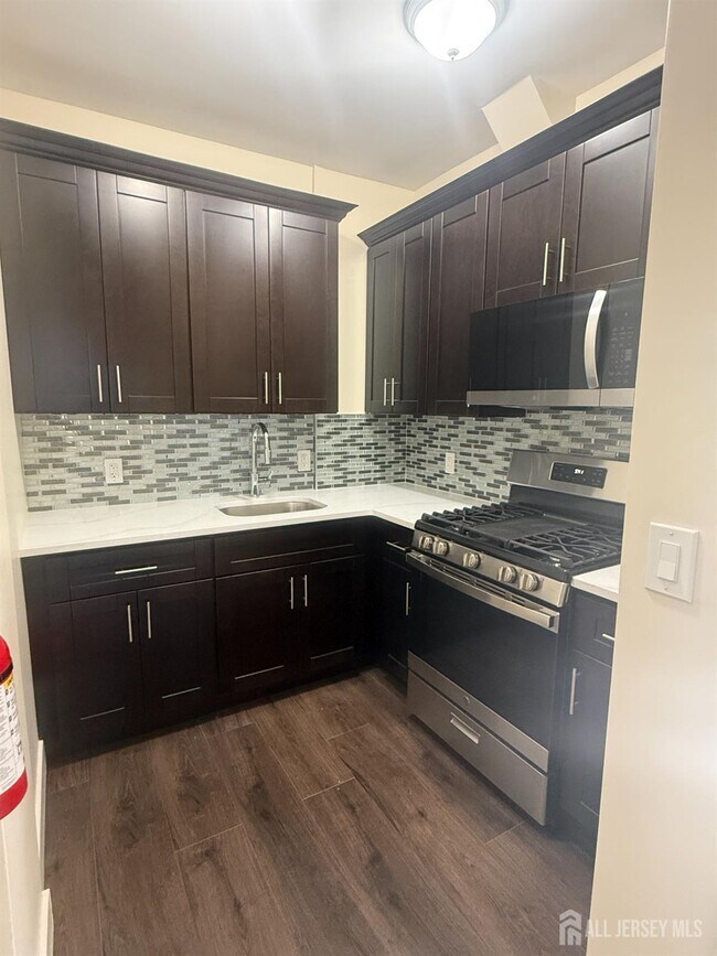 Building Photo - 205 Duncan Ave