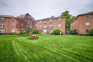 Building Photo - 3 Colonial Village Dr