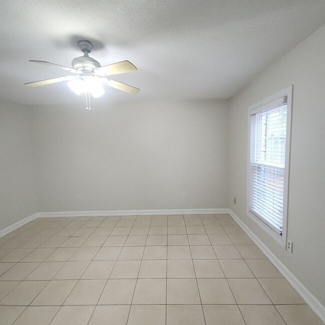 Building Photo - Surfside Beach Townhome- Long Term Rental