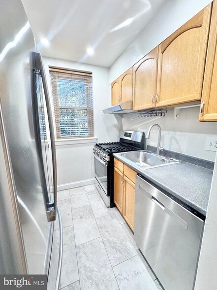 Building Photo - 22 S Old Glebe Rd