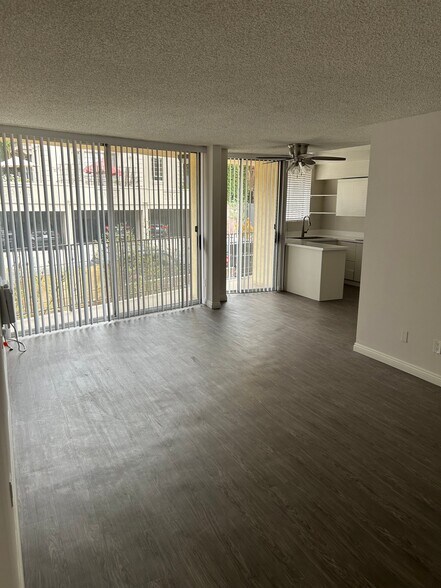 Building Photo - 7100 Hillside Ave