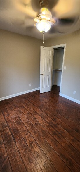 Building Photo - 1304 Teacup Spring Ct