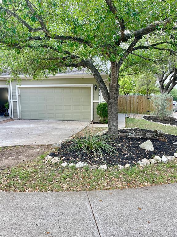 Building Photo - 2419 Allred Dr