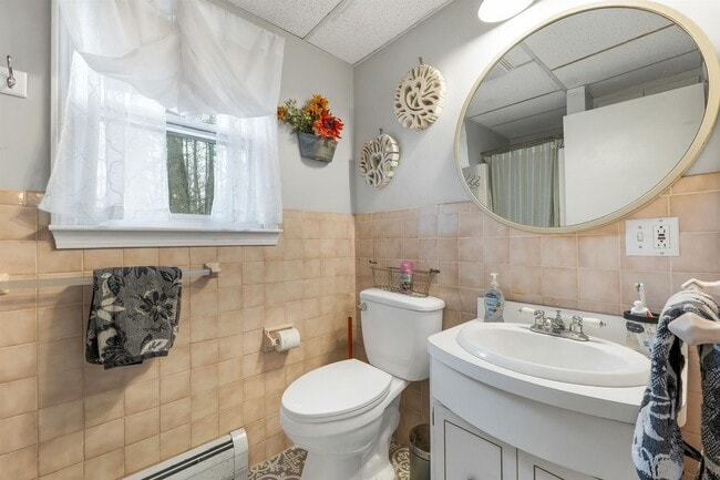 Building Photo - 6 Abbott Ln