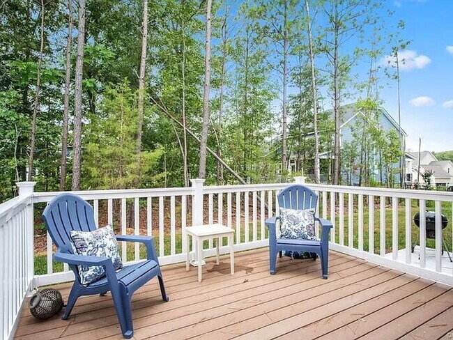 Building Photo - 2206 Adelay Dr