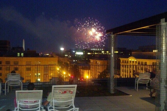 Building Photo - 1 Scott Cir NW