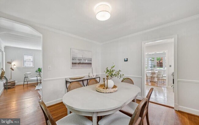 Building Photo - 4413 Butterworth Pl NW
